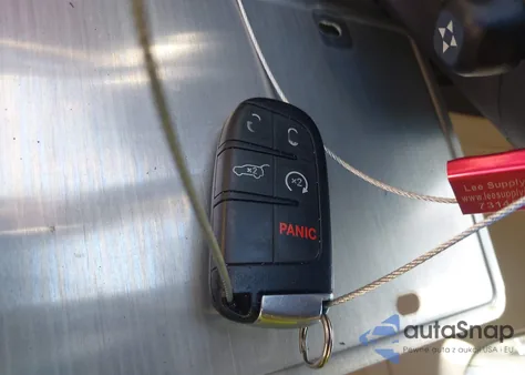 2014 Jeep Grand Cherokee Overland из США, поврежденный, VIN 1C4RJECG4EC410218